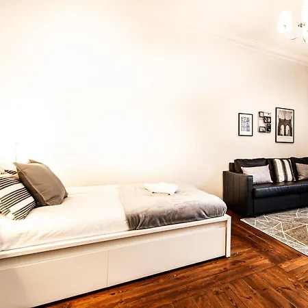 Powisle Superior By Bookinghost *