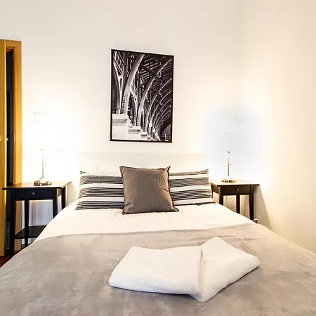 Powisle Superior By Bookinghost 华沙