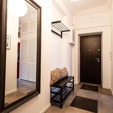 Powisle Superior By Bookinghost