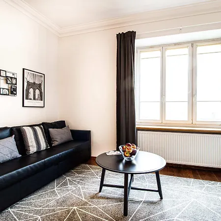 Powisle Superior By Bookinghost * ワルシャワ