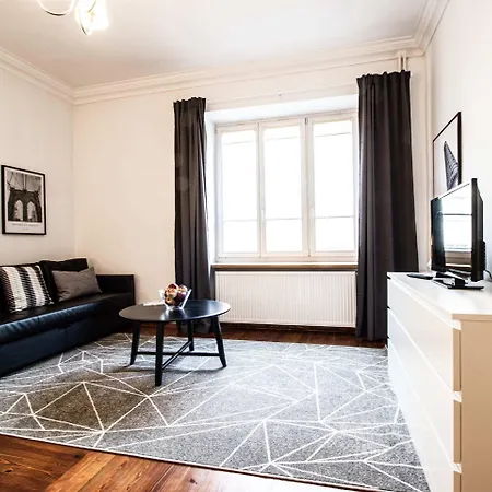 Powisle Superior By Bookinghost *