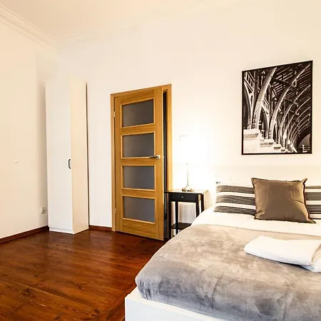 Powisle Superior By Bookinghost Varşova