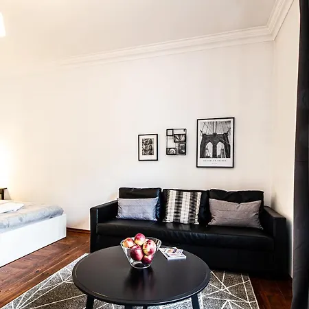 Powisle Superior By Bookinghost Varşova