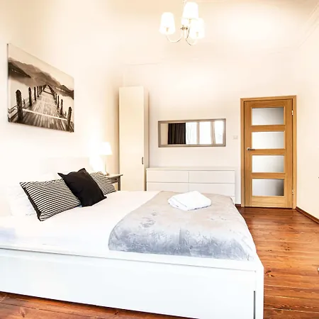 Daire Powisle Superior By Bookinghost Varşova