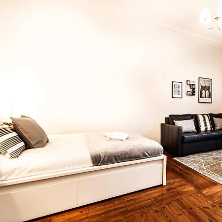 Daire Powisle Superior By Bookinghost *