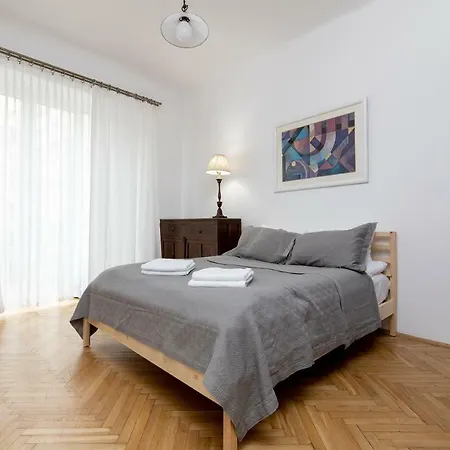 Daire Powisle Superior By Bookinghost