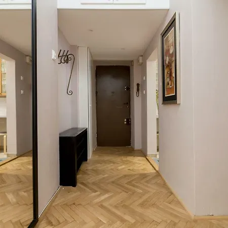 Daire Powisle Superior By Bookinghost *