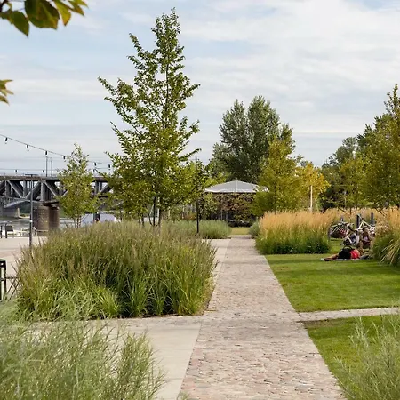 Powisle Superior By Bookinghost Varşova