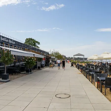 Daire Powisle Superior By Bookinghost *